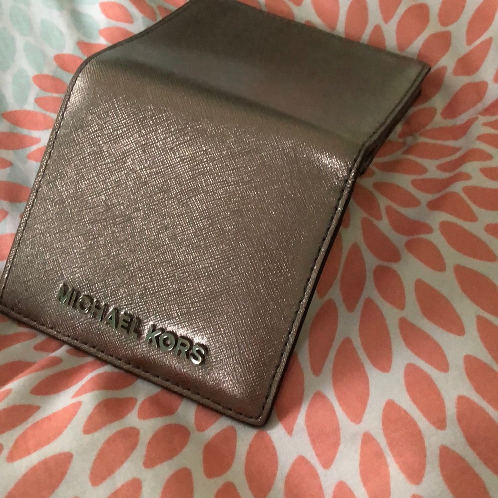 Michael kors small wallet - Picture 3 of 6